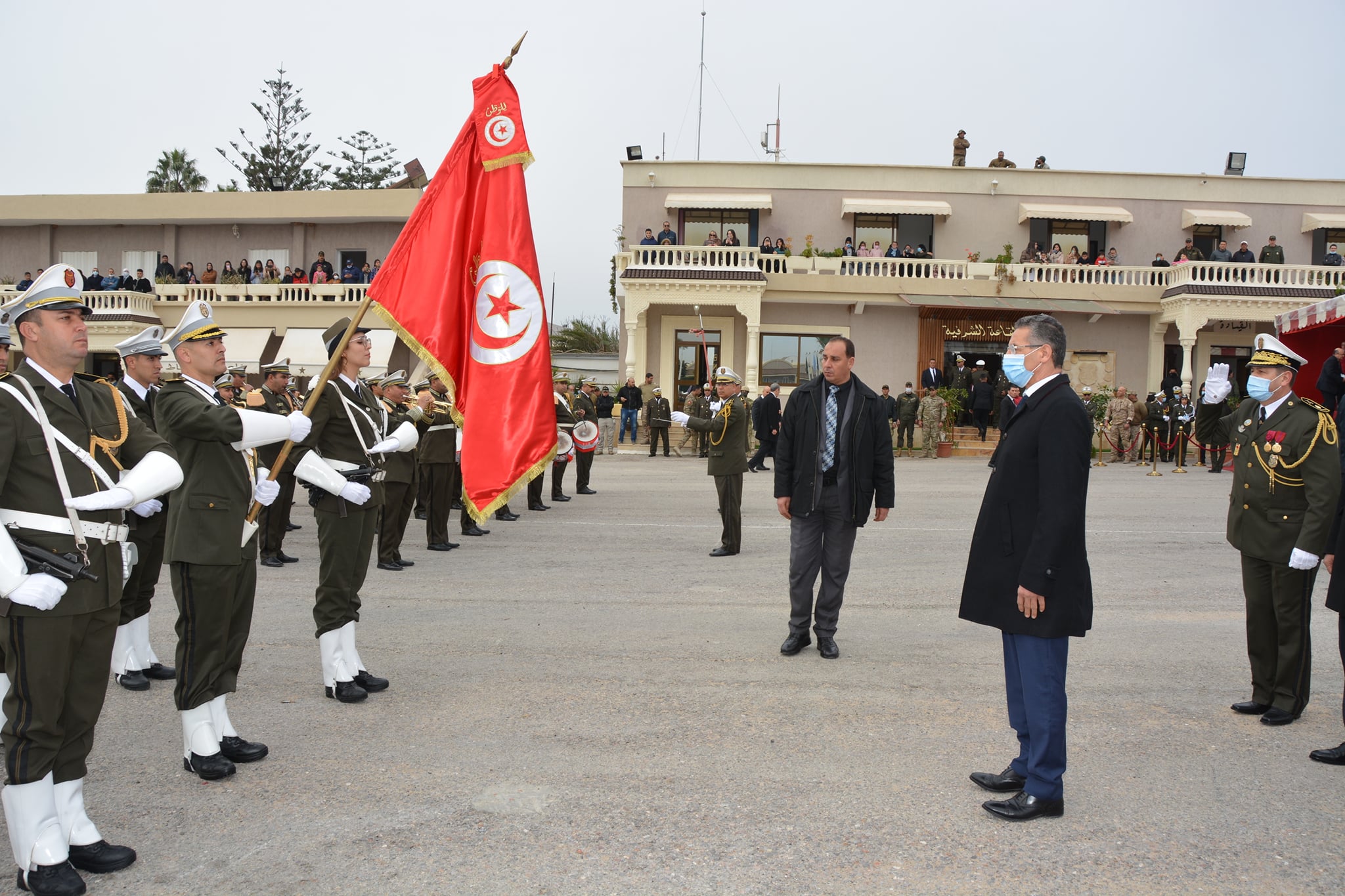 وزير الداخلية يشرف على حفل تخرج ملحق الدورة 72 لعرفاء الحرس الوطني